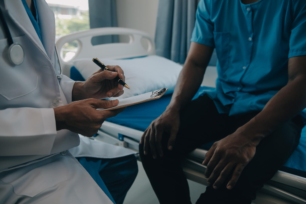 الفرق بين دوالي الخصية اليمنى واليسرى: ما هو؟